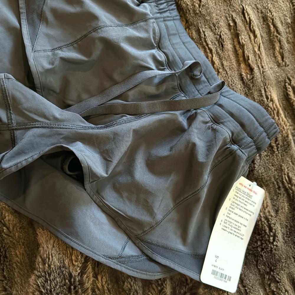 Lululemon hotly hot shorts